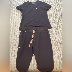 Navy FIGS Scrub Set - Like New